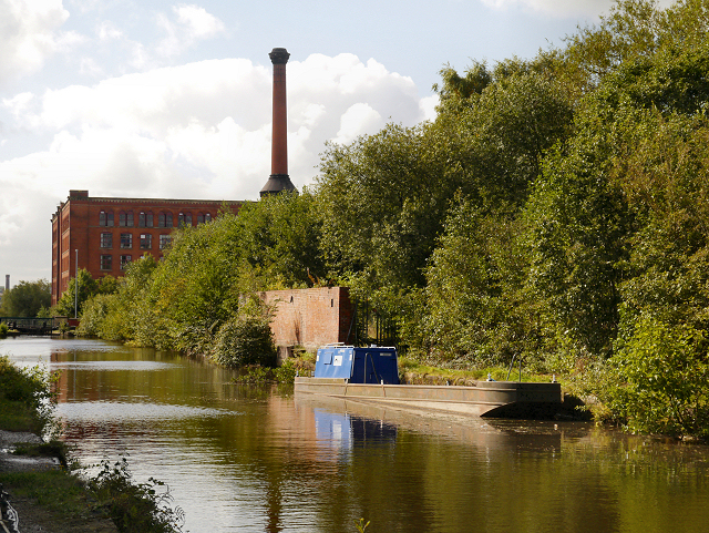 Rochdale Canal, Victoria Mill