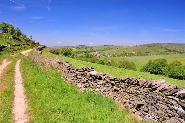 Moorland road above Little Mill