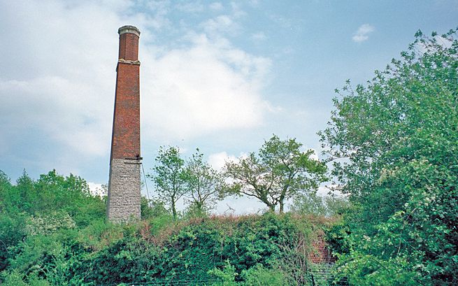 The chimney of Brandy Bottom Colliery, closed in 1936, is passed on the walk.