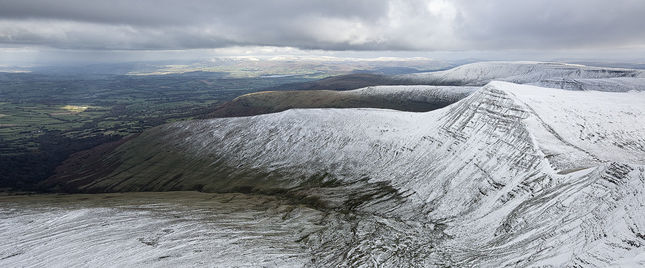 Cribyn and the Bryn Teg ridge from the summit of Pen-y-Fan