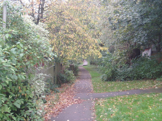 Path just past Astill Lodge Road