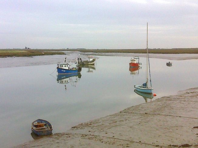 A still quiet day beside Potton Creek