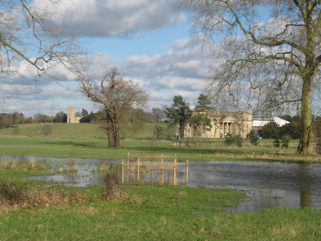 Croome Court and Croome Church from between points [3] and [4].