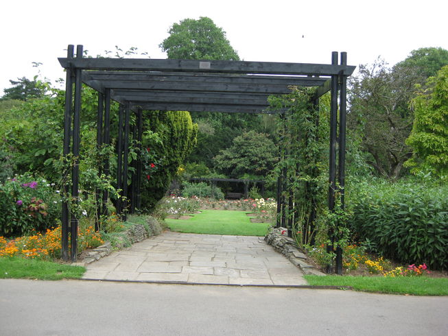 entry into Roath Park rose garden