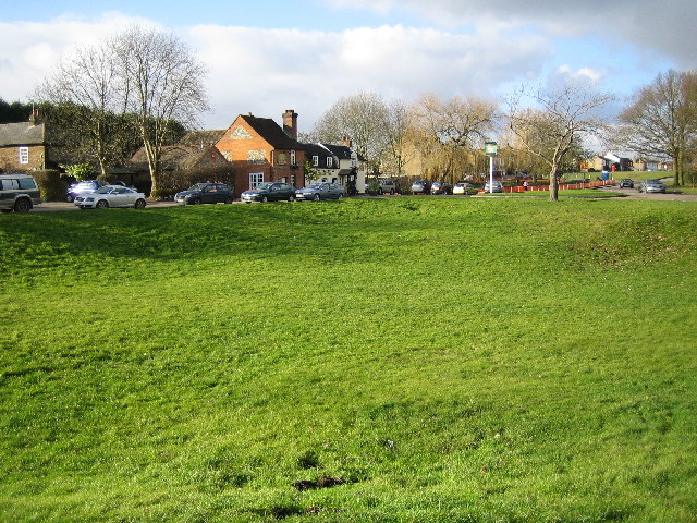 Sarratt: The Green
Viewed looking westwards towards the former Cricketers Public House which is now a Blubeckers Eating House